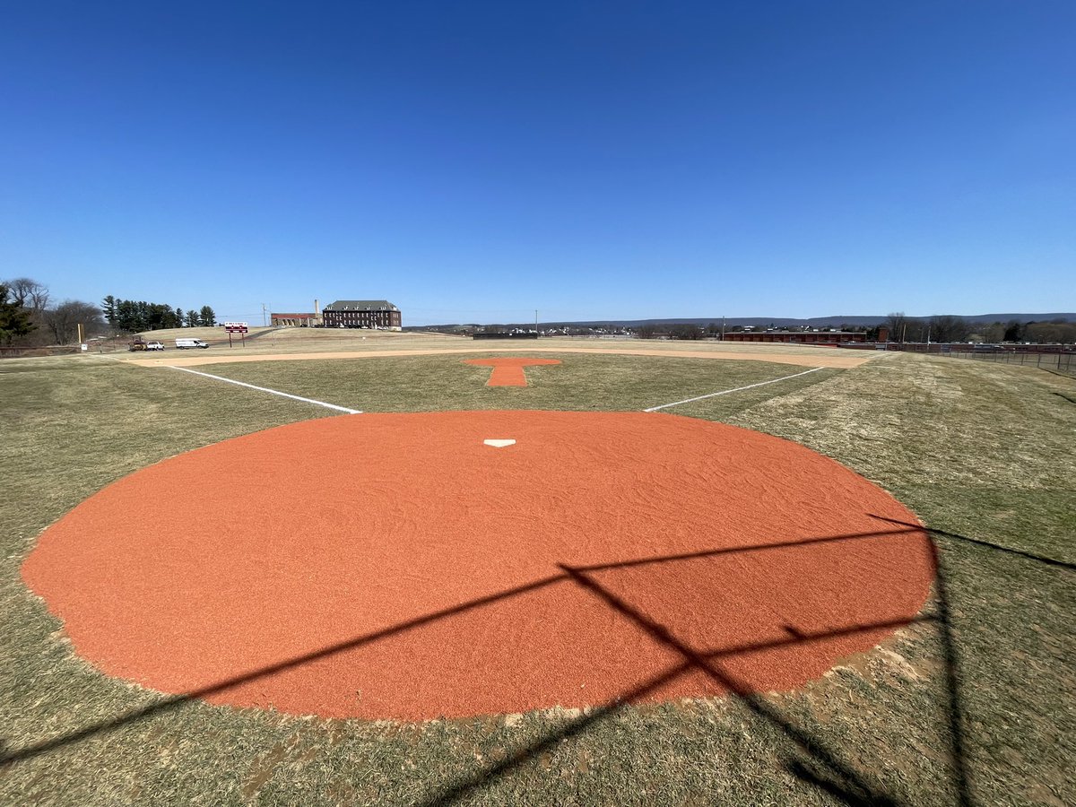 IS THIS HEAVEN?
Thanks to Dragon maintenance crew, Boz, Gartlands, players, and coaches for all their work since last fall. Ready for scrimmage 1 Thursday vs Hburg. See you there DragonNation! #coveboys #WAFTLR