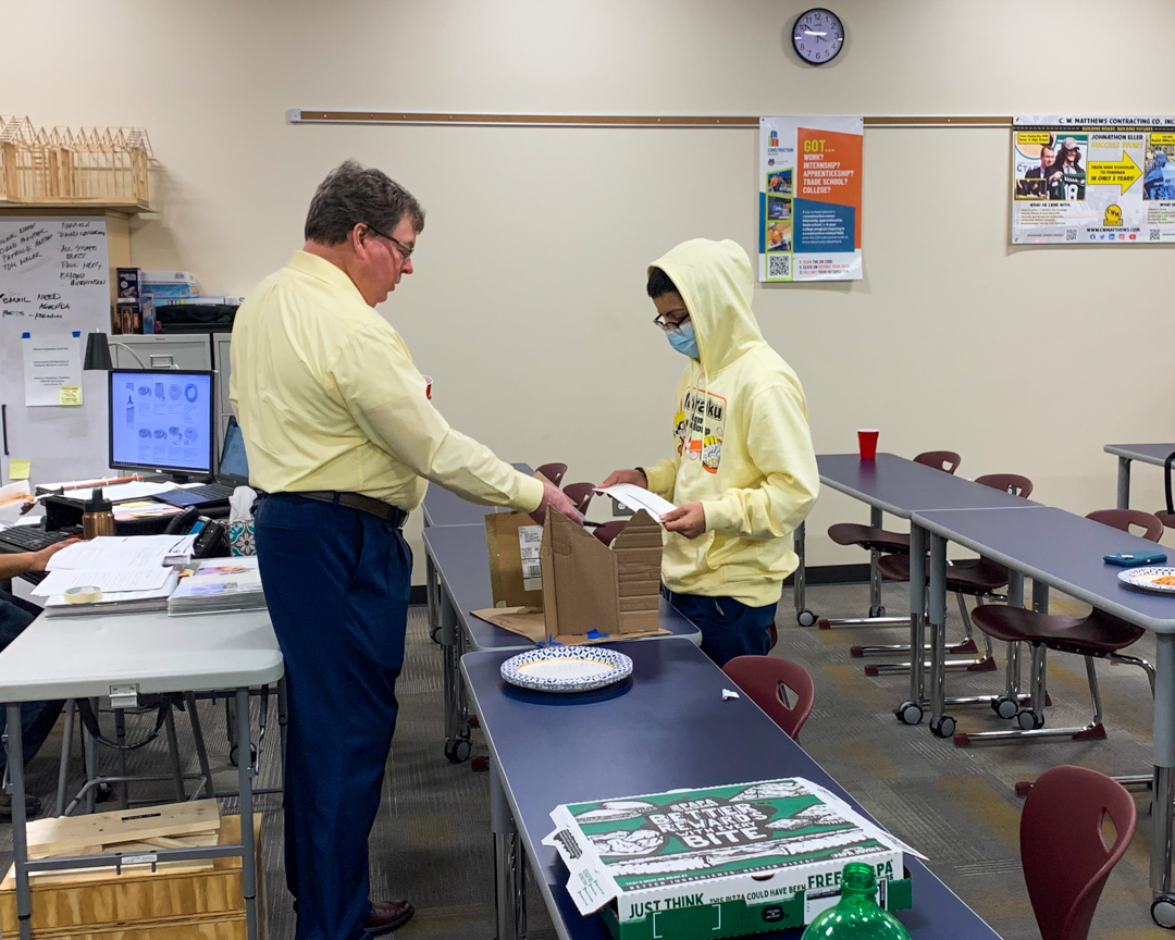 smallwoodinc's tweet photo. As part of the ACE Mentor Program, Jim Chamberlain and Alayna Jacoway visited Marietta High School to speak with students about what they can expect during their college education in Architecture. Learn more about the @ACEMentorATL here: https://t.co/ayd2ft883Q https://t.co/yuHRnlUTcU