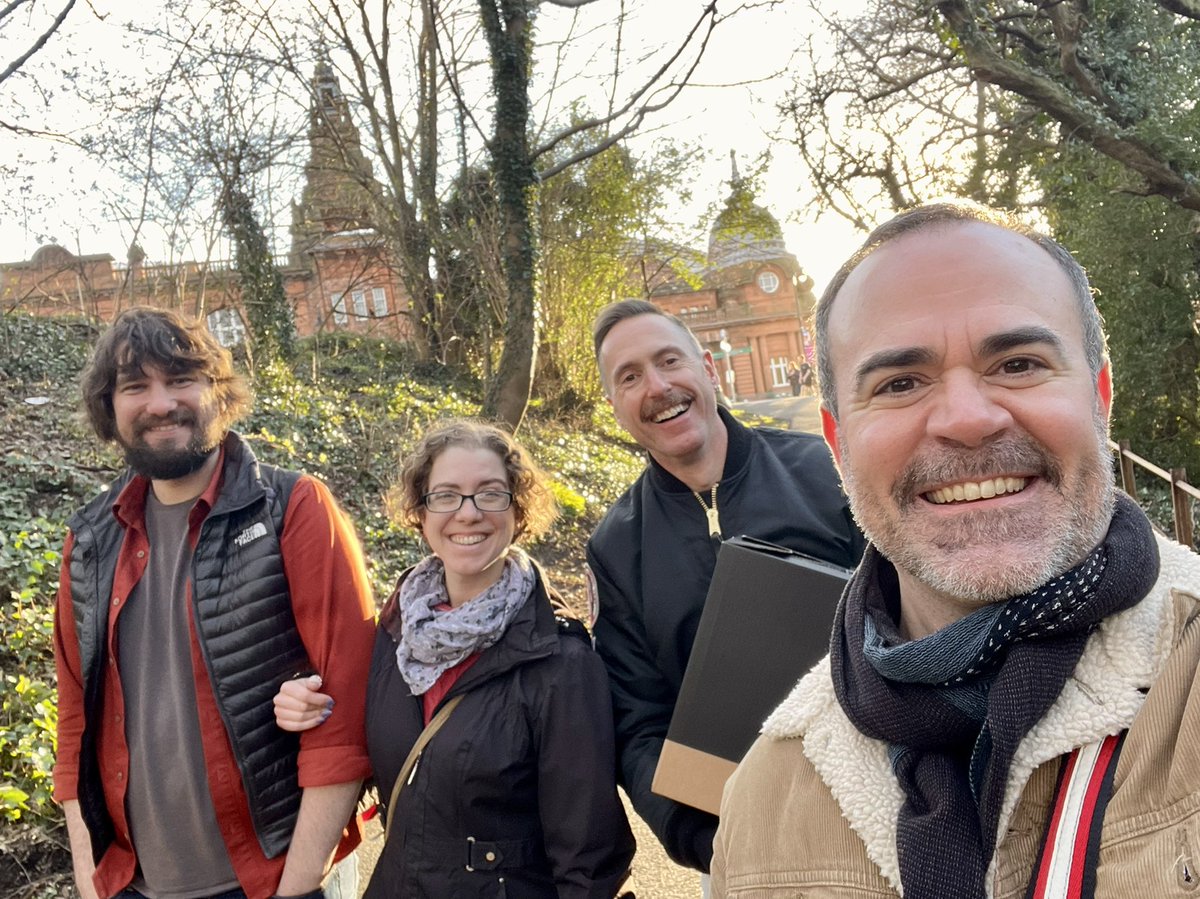 A walk with <a href="/jaimewrites42/">Jaime Wright</a>, @DimensionXoriat, &amp; <a href="/dactahu/">𝐉𝐨𝐞 𝐁𝐫𝐞𝐰𝐞𝐫-𝐋𝐞𝐧𝐧𝐨𝐧</a> in Kelvingrove Park #foreignvisitors