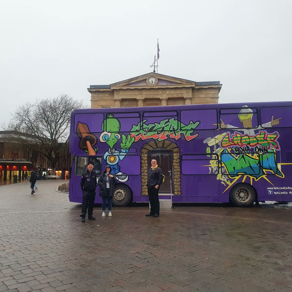 LitsterStacey's tweet photo. A fantastic day supporting Andover Council with their Test Valley Safety Week, educating their young people in two secondary schools and parking up in their town centre.
#testvalley #andover #drugsbus #selfawareness #Resilience #choices #universalprevention #prevention https://t.co/ZvaJ8TIJK1