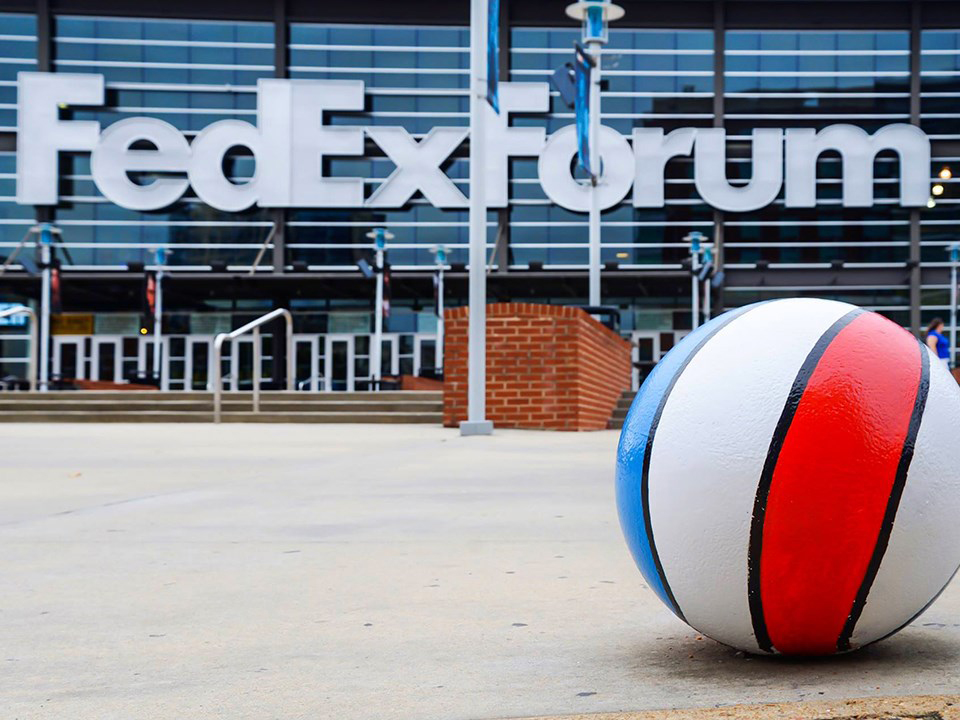 SheratonMemphis's tweet photo. Stay right near FedEx forum and enjoy easy access to some of this year’s most anticipated events in Memphis. Home of the Memphis Grizzlies, this all-purpose stadium plays hosts to concerts, comedy shows, and more. #FedEXForum https://t.co/XofG1MNkOm https://t.co/MvK1RDydtR
