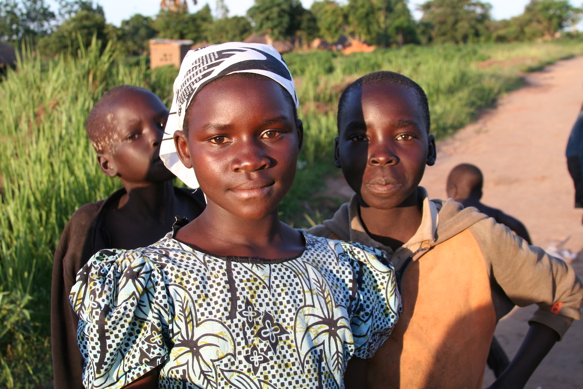 theseedcompany's tweet photo. Bible Stories Mobilize Children in the Congo ➡️ Lalia storyteller,  "I am the director of a school of 200+ children. After learning about oral Bible storytelling, I tried this method out at the school. Now, all of our children are going around the village telling Bible stories." https://t.co/PWf5cIofkt