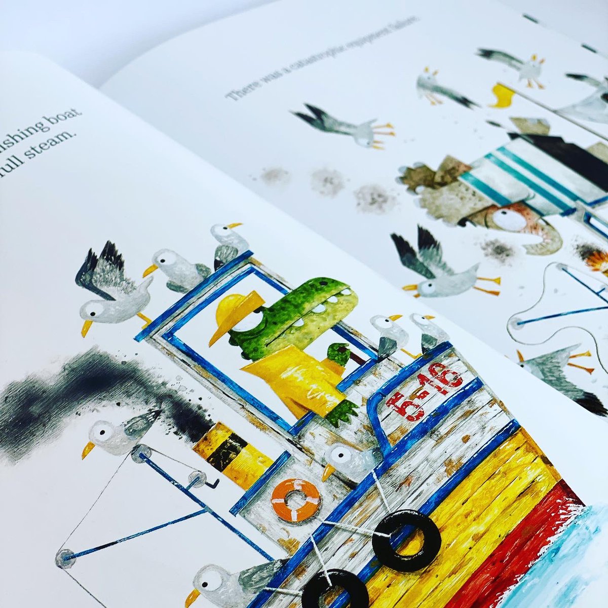bookgiftblogger's tweet photo. Arnold the Elephant is shipwrecked on a tiny island. Friends try to help, but their vessels can’t take his weight #elephantisland by #LeoTimmers is a fun read with expressive illustrations. Using the wreckage Arnold builds a big island &amp; life is great. Will he ever want to leave? https://t.co/ji5Phi0ooN