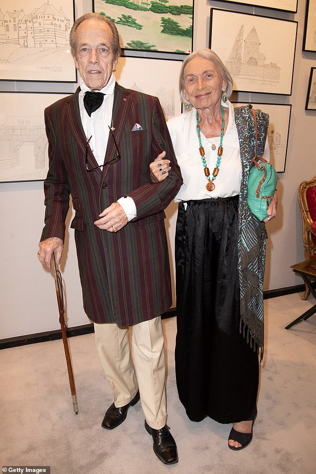 TheNorskaPaul's tweet photo. The Queen of France🇫🇷 #PrincessofJoinville dies at 83.
#PrincessMicaela #DowagerCountessofParis was born Micaëla Ana María Cousiño y Quiñones de León in #Vichy of #Spanish 🇪🇸nobility.
She was 2nd wife of Henri d'Orléans, the late #CountofParis & would of inherited #French throne. https://t.co/ziwvIvrUvP