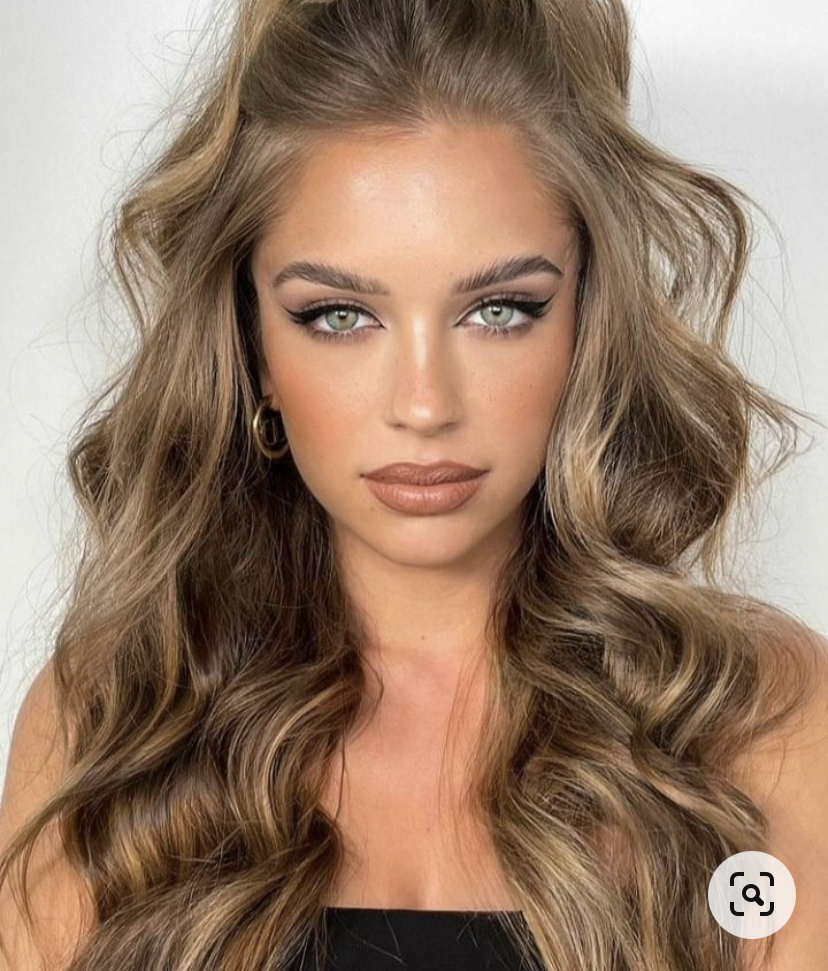 SparkleProm's tweet photo. Who’s into this hairstyle for prom? #HalfUpHalfDown https://t.co/DpAy6PeAiI