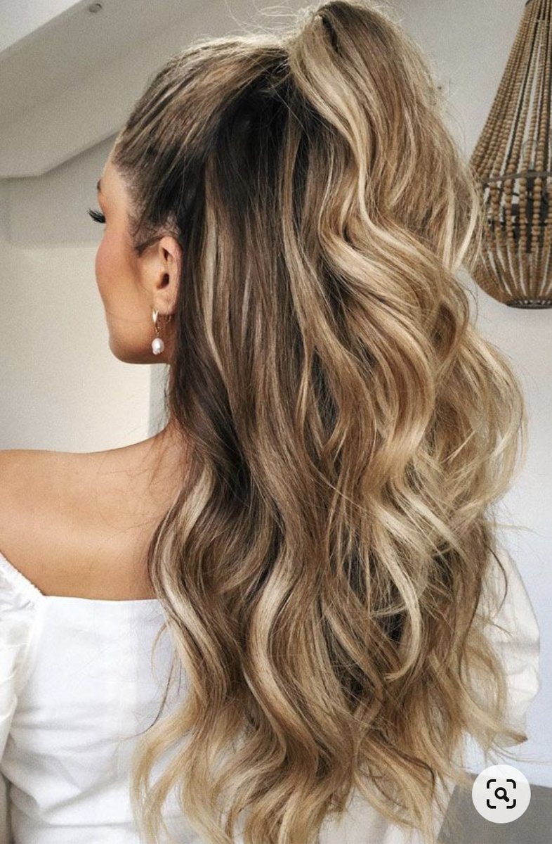 SparkleProm's tweet photo. Who’s into this hairstyle for prom? #HalfUpHalfDown https://t.co/DpAy6PeAiI