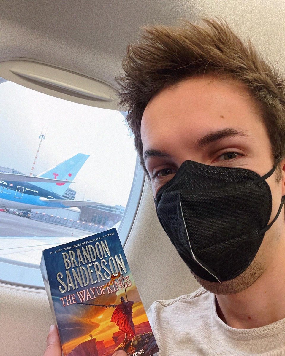 followgrubby's tweet photo. Off to London for a photoshoot! I got reading material on the plane and two beings missing me at home.
Will probably stream a few hours tomorrow night when I get back home! 🎉
#grubbylogan #cassmodan #followgrubby #brandonsanderson #london https://t.co/ytw3OyL0mn