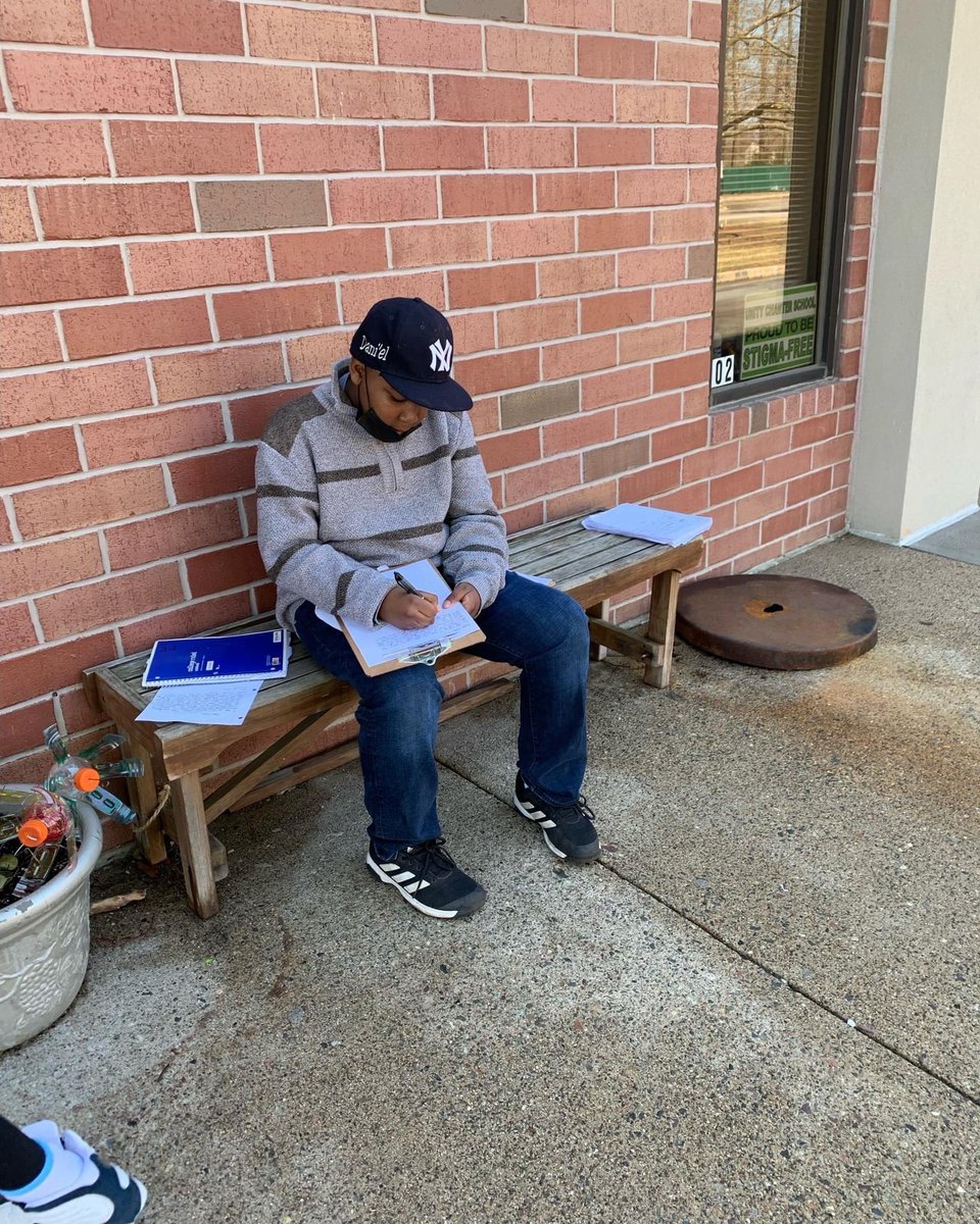 unitycharter's tweet image. .@unitycharter Learning went outside on this beautiful day! Here, we have our 5th grade writers being inspired by the outdoors! #unitywolves @EcoSchoolsUSA @NJPCSA @NewJerseyDOE @CharacterDotOrg @SECDLab