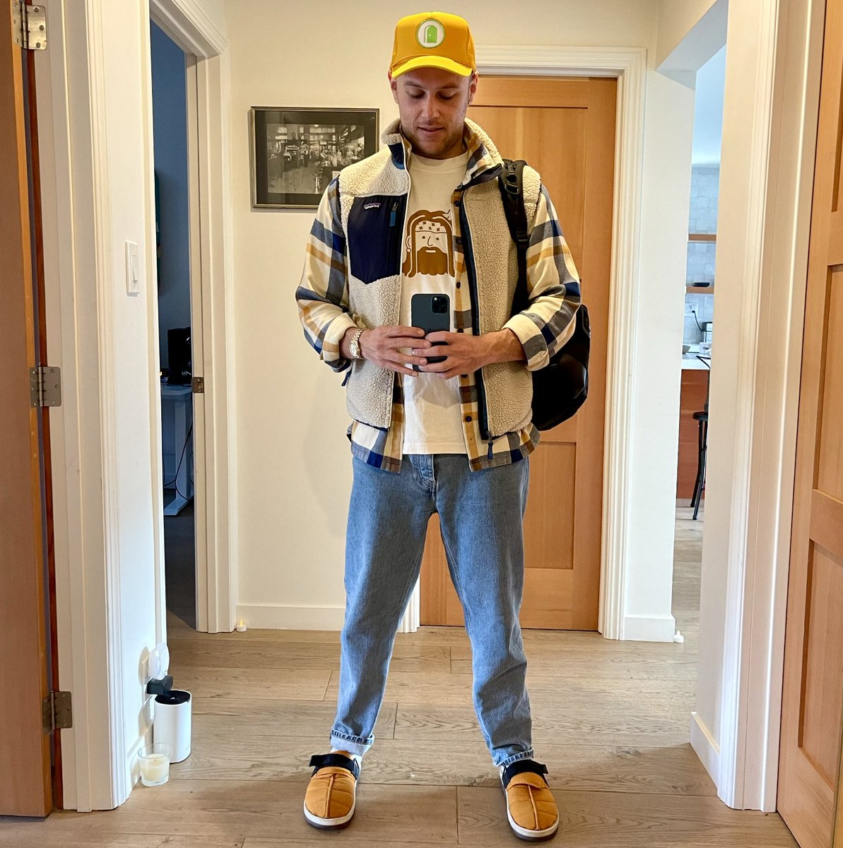 IzzyPollak's tweet photo. Fuck it, @DippiesNFT giveaway to celebrate 10k followers 🌈✨

☮️ To Enter ☮️
1. Comment how you're going to make someone's day today.
2. Like, retweet &amp; follow @IzzyPollak &amp; @DippiesNFT 

P.S. Shout out @baldmansam for the shirt 🥰 https://t.co/KpweSKZhti