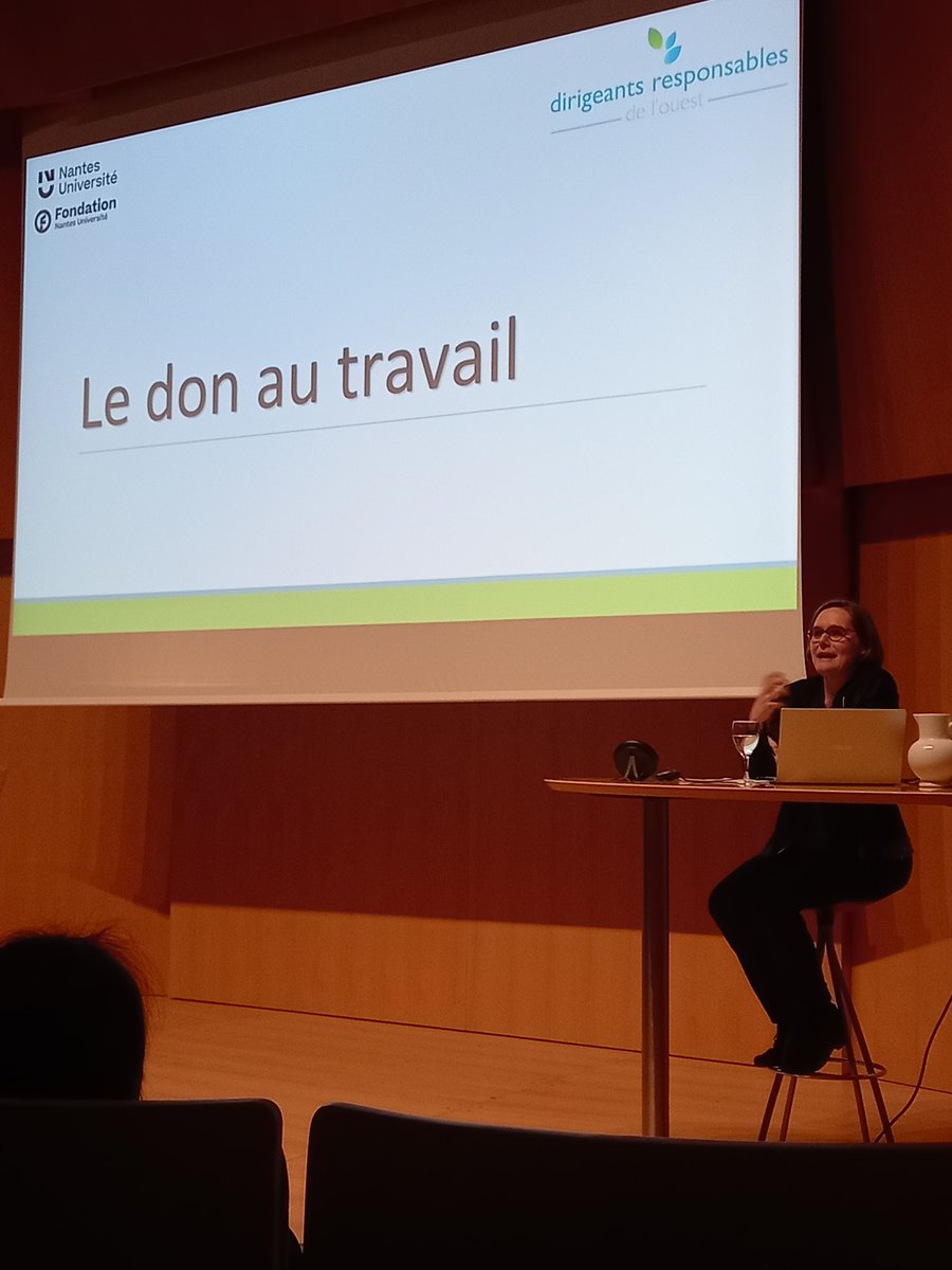 Fr_Pinson's tweet photo. Merci aux @DirigeantsResp d'accueillir @anoukgrevin pour parler de la Chaire "Le don au travail" portée par la @Fondation_UN et @NantesUniv
#DRO2022 https://t.co/7FbukFIj3A