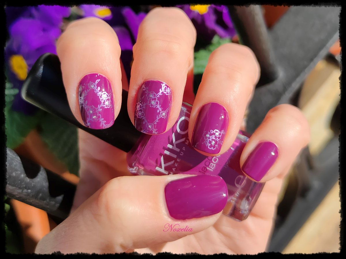 NoxeliaNB's tweet photo. Hola chicas! hace unos días compartía en mi blog esta manicura, tenéis todos los detalles aquí: https://t.co/g1WcvoYm43 https://t.co/USvLlAL7Rn