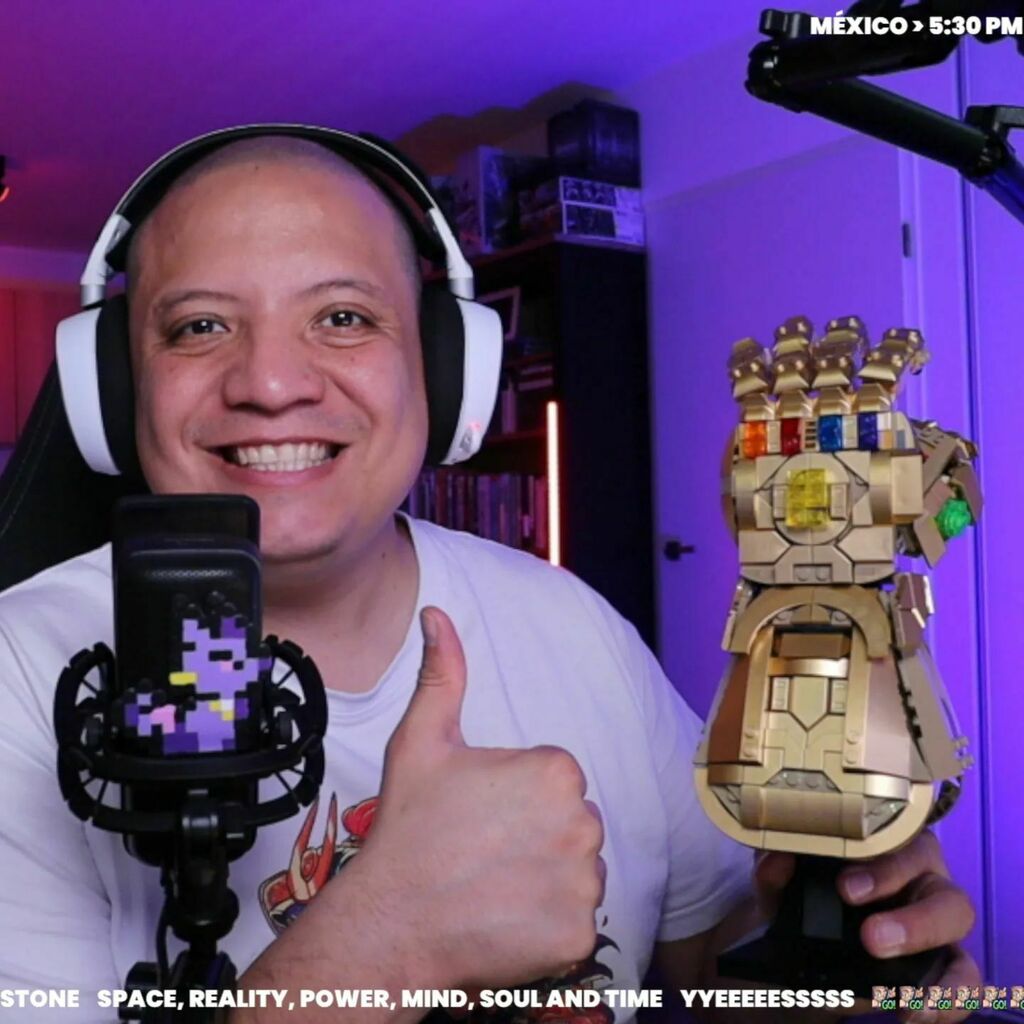 alFadorMX's tweet photo. ¡Super cool este set Lego: Guante del Infinito de Thanos con una pequeña modificación de luces led!

#twitch #streaming #lego #inifinitywar #thanosgauntlet #thanos https://t.co/96iFQhY41Z https://t.co/re4UiJeG9q