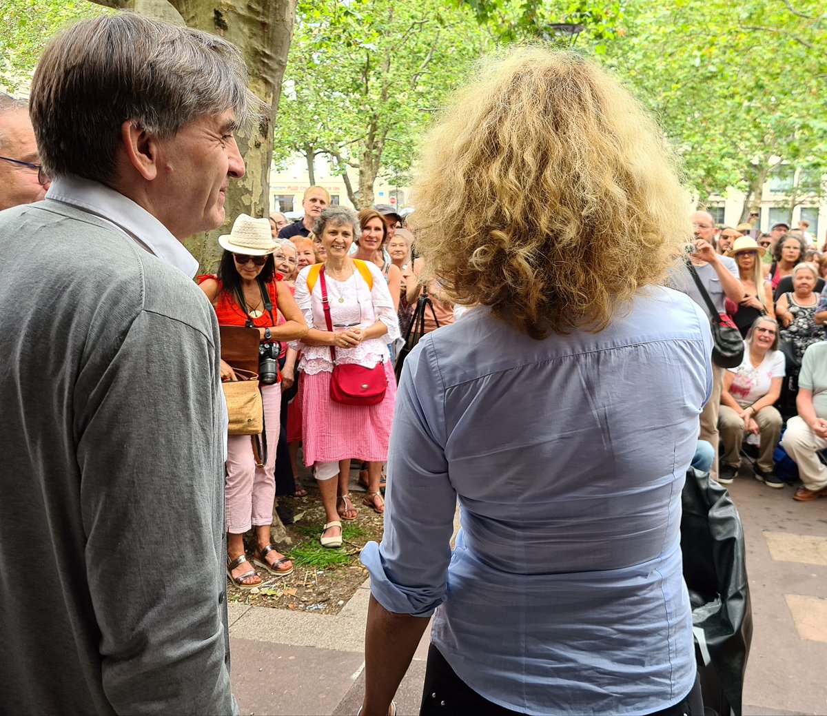 EPLibertes's tweet photo. Mon confrère #BenoitOchs condamné à UN AN D' INTERDICTION D' EXERCICE de la médecine pour avoir soigné, visité, accompagné ses patients #COVID19. Honteux!
40 ans d'amitié et de respect mutuel, La vie nous avait éloignés #Luxembourg, résister à cette folie nous a réunis!
#ethique https://t.co/e0PdKVsmOd