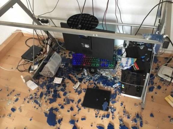 BabyBot21's tweet photo. BARF! #WHATISAHASHTAG! https://t.co/R1Zb6KKxL4
