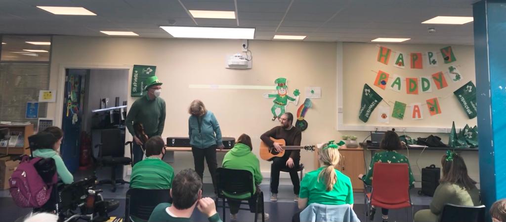 Such talent! partnership adults and @centralremedial  @noelcarroll72 @AleksandraKozka  @CRC_CDETB @WillemleRoux9 @clwinstanley enjoying St Patrick's Day music and singing  performed by all🍀🍀🍀🍀#makingchangetogether #supportingoneanother