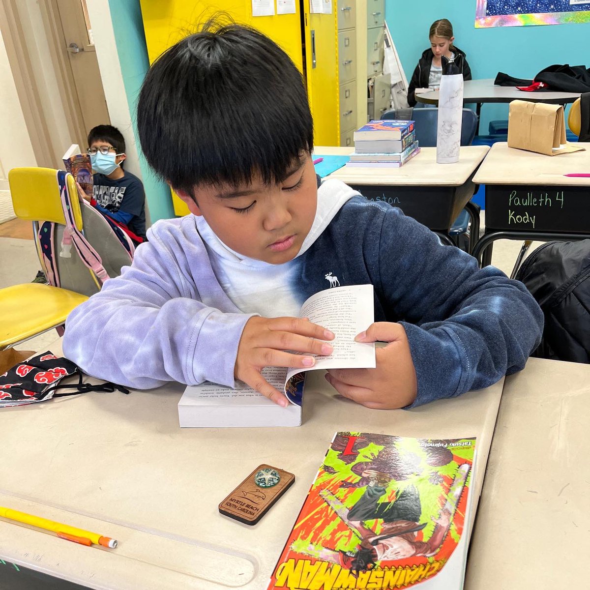 elkin_elem's tweet photo. More book reveal pics!! What an awesome day for literacy!! #bookarefun helped our students build their at-home libraries for FREE!!! @elkincityschools 💙💛❤️📚📚📚 https://t.co/vS0fh6LC3F