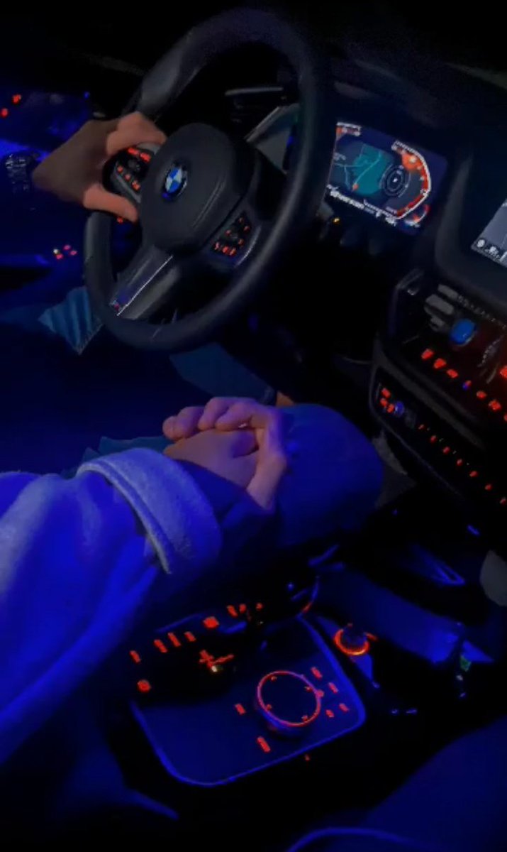 - سأختارك دائماً ، وكأنك الوحيد والأبدي.❤️✨