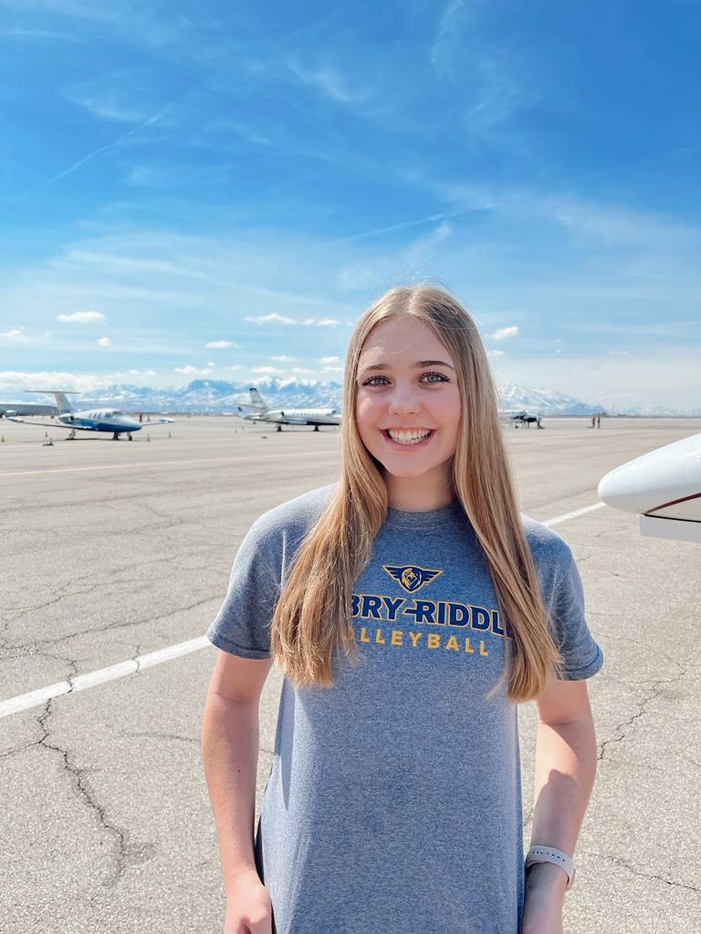 HannahClear5's tweet photo. I’m beyond excited to announce my verbal commitment to my dream flight school, Embry Riddle Aeronautical University to continue my academic and athletic career. I would not be where I am today without my coaches, teammates, and family! Very excited for the future! Go Eagles! 🦅✈️ https://t.co/fJnYrzqD3b