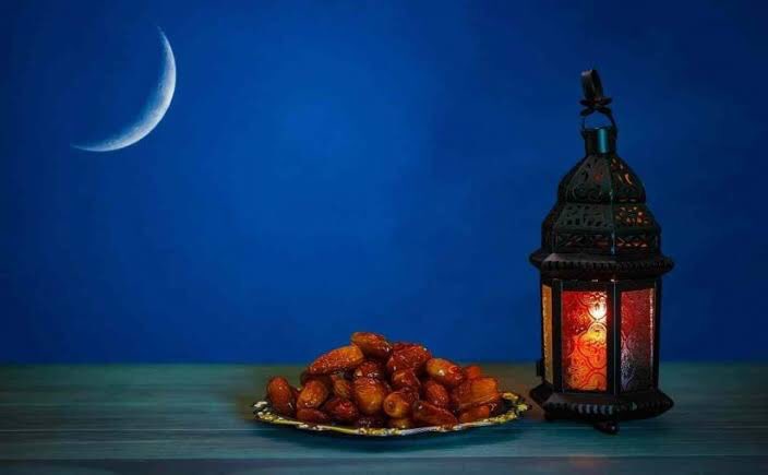 pilot__M's tweet photo. رمضان إن شاء الله يوم السبت 
2022/4/2 م  1/رمضان/1443
يُكمل القمر دورتة عند الساعة 
12:31 ظهراً يوم الجمعه 2022/4/1 وبين رؤيتة ومغيب شمس يوم الجمعه 6 ساعات كافية لرؤيتة 🌘 ❤️🌹

 #عطني_شعورك_بكلمه https://t.co/aFvcbtJqKY