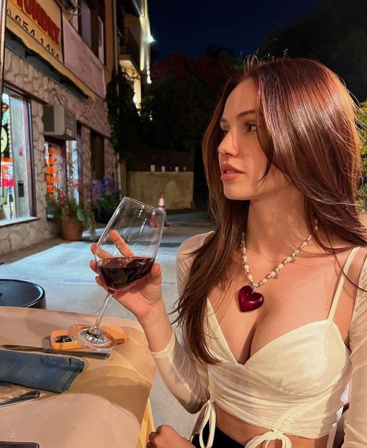 🌷⠀⠀    𝐈𝐍𝐒𝐓𝐀𝐆𝐑𝐀𝐌'𝐒 𝐏𝐎𝐒𝐓

“ Un descanso del trabajo interminable que tengo ”. 

⠀⠀⌂          ⌕          ⊞          ♡        ○