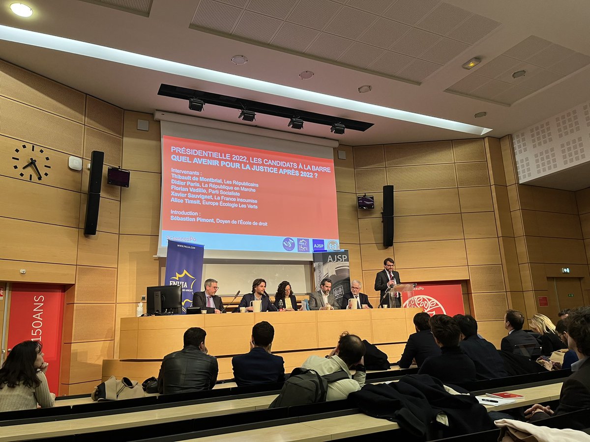 sciencespo's tweet photo. 🔴 Quel avenir pour la justice après 2022 ?
C'est parti pour un débat organisé par l'École de Droit de Sciences Po avec des représentants justice des candidats à la #Présidentielle2022 : @MontbrialAvocat @_DidierParis @XSauvignet @aliceTIMSIT ➡️https://t.co/iSURKFkvcv #ScPo2022 https://t.co/1gcuAFKuUI