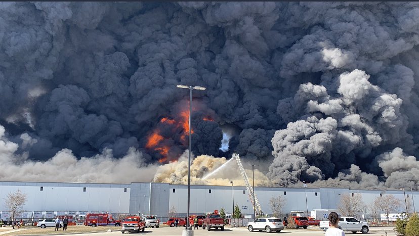BobSegallWTHR's tweet photo. What a photo of the fire at a Walmart distribution plant in Plainfield! https://t.co/Tkml2wRKgY