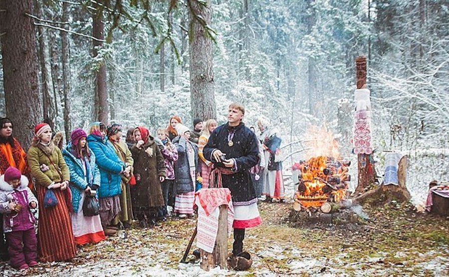MangoPublishing's tweet photo. Learn all about the Slavic Earth Mother Goddess Mokosh shared by @KateStoryteller, author of Story Power:
https://t.co/pNplgNGYHi
#KateFarrell #StoryPower #Slavic #goddess #earthmother #Mokosh #legends #myths #storyteller #folklore #culture #learning https://t.co/Re7LcyYqtY