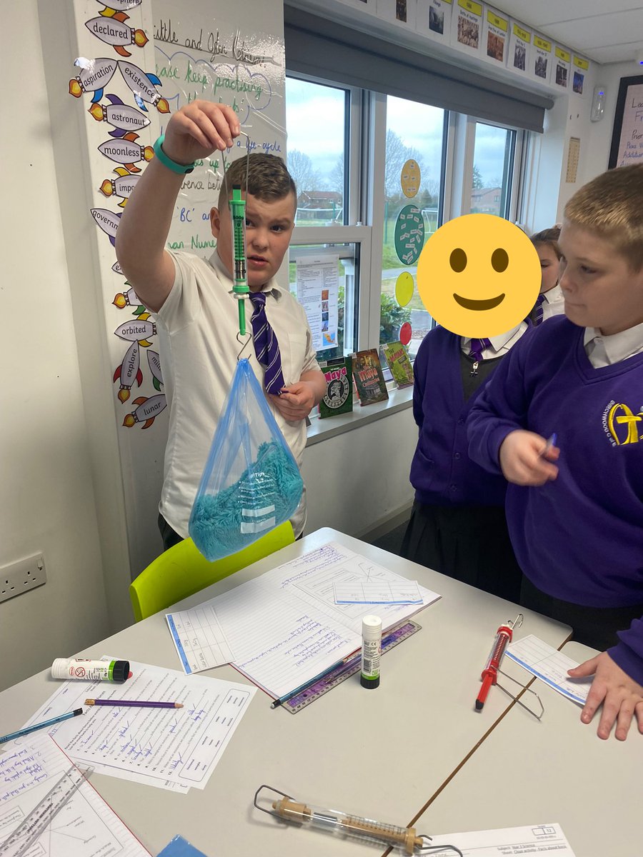 BirchwoodCE's tweet photo. Year 5 had a great afternoon for #BritishScienceWeek2022 investigating the force of gravity with different objects. They thoroughly enjoyed exploring and pattern spotting the weight of the object and gravitational force🍎 @allaboutstem @priscigeeks #bcepsscienceweek #bcepsscience https://t.co/hKa2I1JA9U