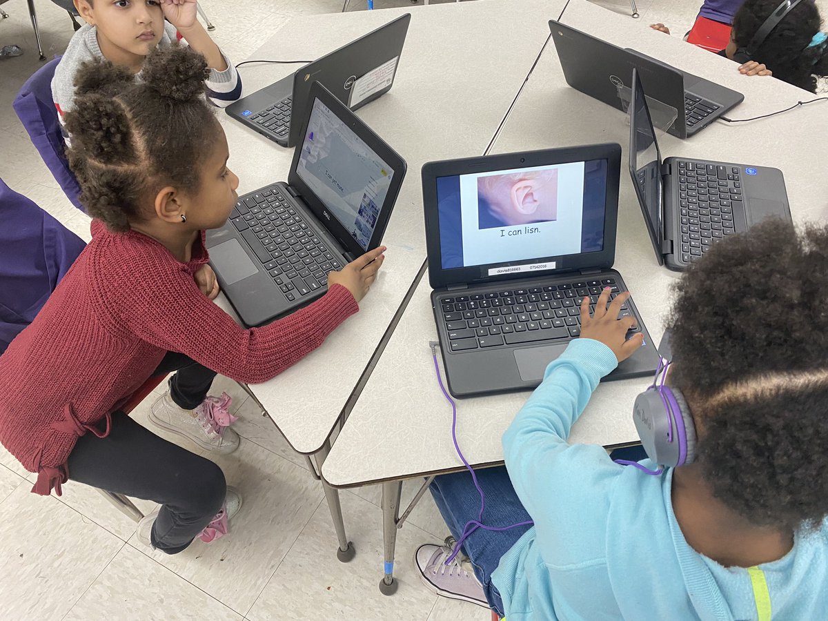 rnowens's tweet photo. . @MadisonElem Kindergarteners are writing their own I Can books! The kids are so proud of the finished products! @GMschools @msloehr #techcoach https://t.co/vuK0QKH8Dm