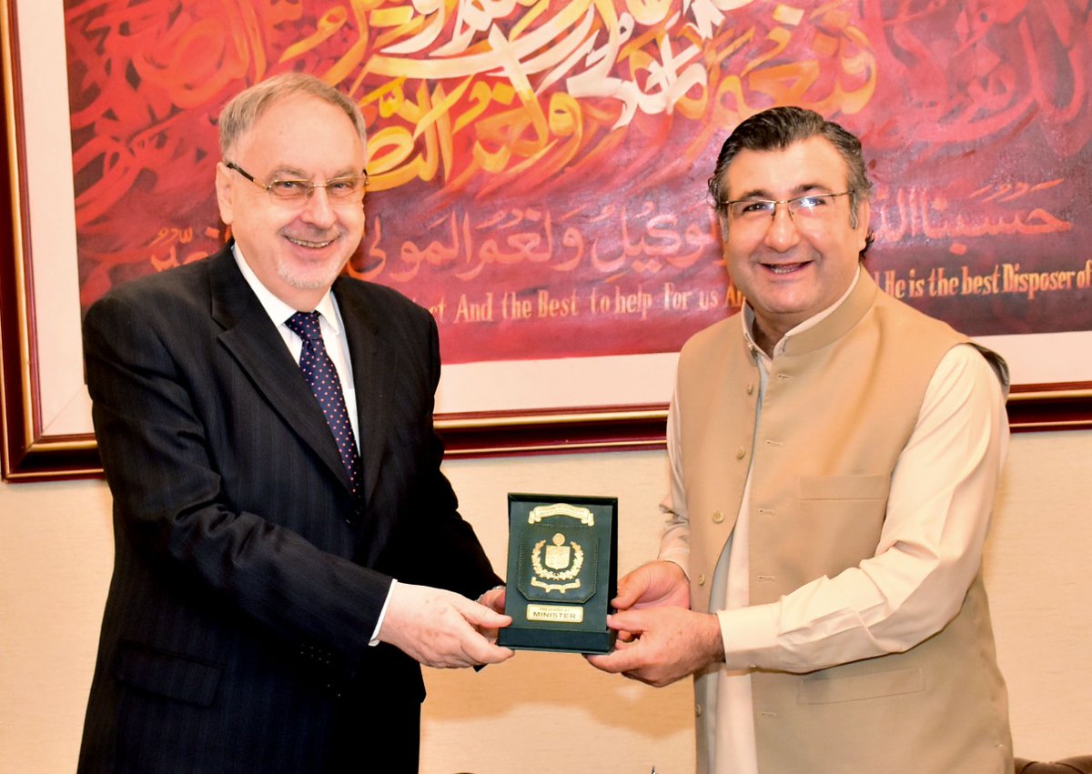 SenatorAyub's tweet photo. H.E. Nicolae Goia, Ambassador of Romania to Pakistan visited my office today and discussed ways to boost legal migration of skilled and unskilled workers. 
رومانیہ کے سفیر نکولے گویا نے سے ہنر مند اور غیر ہنر مند ورکرز کی قانونی مائیگریشن کو فروغ دینے کے طریقوں پر تبادلہ خیال کیا https://t.co/RdZ2f6zEZK