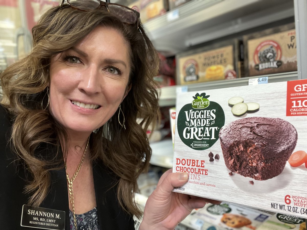 HyVeeCB's tweet photo. Looking for more ways to add veggies to your diet? 🥦 🥕 🥑  Try our #HyVeeDietitan Pick of the Month – Garden Lites Veggies Made Great!  Conveniently found in the freezer section of your local Hy-Vee, Veggies Made Great make it easy to sneak in an extra serving of vegetables! https://t.co/T7tO0UCfaD