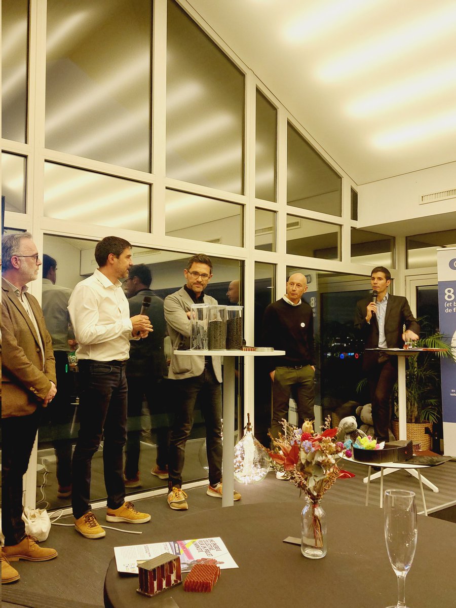 CCINantes's tweet photo. [#IndustrieDurable]
💬 Échanges autour du réemploi comme filière d'avenir, construction navale durable et réutilisation du carbone lors de la présentation du projet @ArmelTriponSkip à la @CCINantes.  #VG2024 https://t.co/UidqY2WsKq