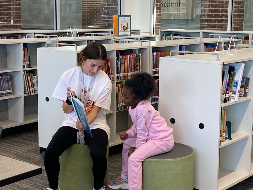On Wednesday, these Lady Jackets visited Garcia Elementary School and read to some amazing kindergarten students. We aren’t sure which group had more fun…the bigs or the littles! #JFND