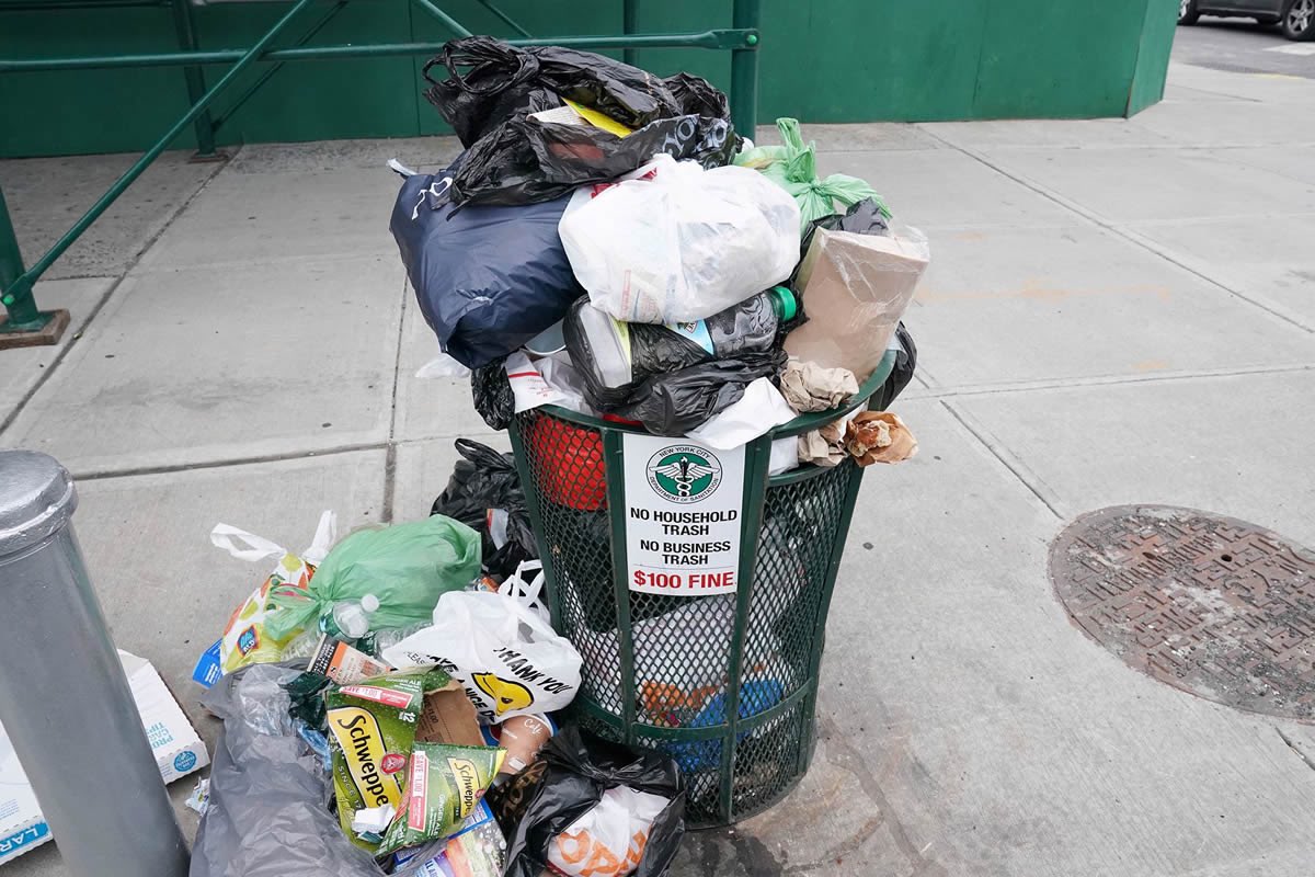 dtabes2's tweet photo. This is what I think of @Reds owner ship! #reds #trash #mlb https://t.co/QapUJS2yNR