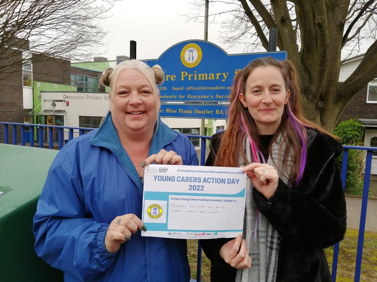 SuttonCarers's tweet photo. Next stop, @DevonshireSM2. Two of the fabulous members of staff pledged: "To help #YoungCarers feel less isolated, we pledge to support & find the Young #Carers within our school." #YoungCarersActionDay #TakingActiononIsolation #StoriesNotStatistics #YCAD #SuttonCarers https://t.co/UN7p6XMi9u
