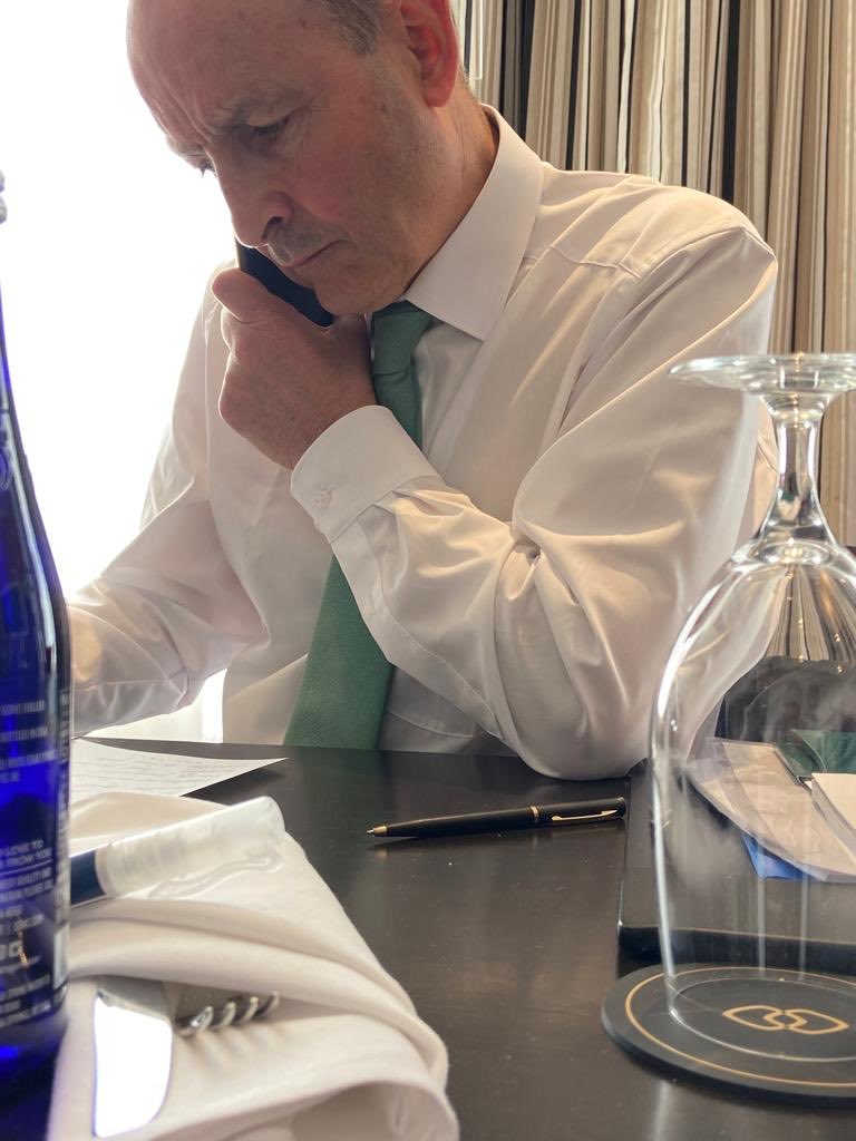 Just spoke to President @ZelenskyyUA.

I told him the Irish people stand fully behind #Ukraine.

He thanked us for our continued humanitarian aid, shelter, global support and sanctions against Russia.

He offered sympathy to the family of journalist Pierre Zakrzewski.