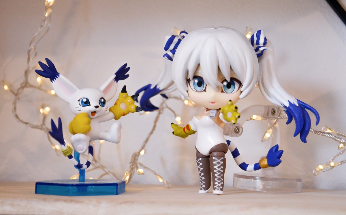 ayanah4129's tweet photo. Just finished my 3rd (one doesn't count🤫) custom Nendoroid and felt like sharing my baes with you guys  🥰 Howl was my first, then a humanoid version of Gatomon and today: Eto from Tokyo Ghoul ✨
So happy to have those guys in my lil figure collection :3 https://t.co/EAVacG1sbK