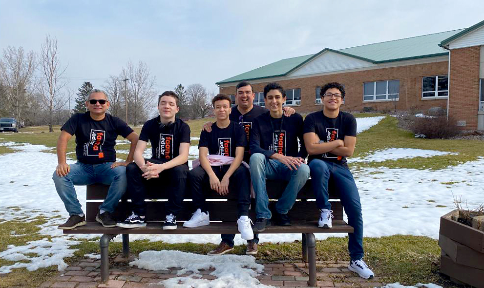 faama_edu's tweet photo. A FAAMA tem feito por meio de um acompanhamento mais próximo e presencial aos jovens que estão na Union Springs Academy, em Nova York – EUA.

Em visita aos alunos, os diretores José Prudêncio Júnior e Admilson Duarte fizeram uma visita à Estátua da Liberdade. 

#faama https://t.co/tol2R8uIoA