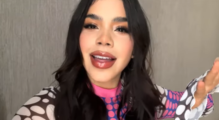 hottiekos's tweet photo. que labial usas mami? 😋 @keniaos https://t.co/tVvHY56E4d