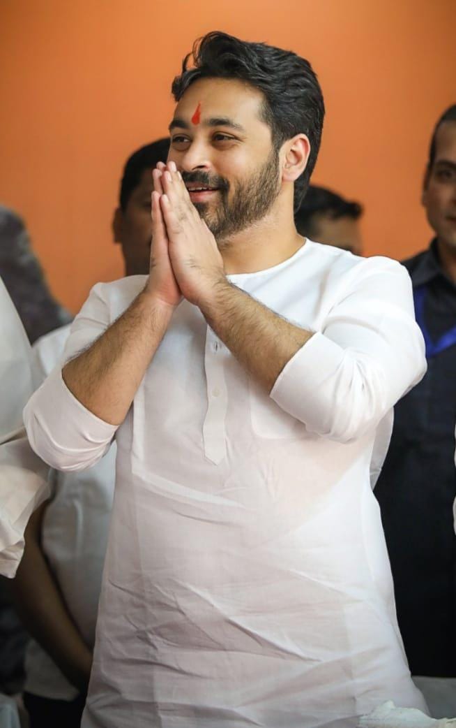 amit99d's tweet photo. आमचे आधारस्तंभ @meNeeleshNRane   साहेब यांना वाढदिवसाच्या कोट्यावधी शुभेच्छा..!💐 https://t.co/kS5aBXx2ao