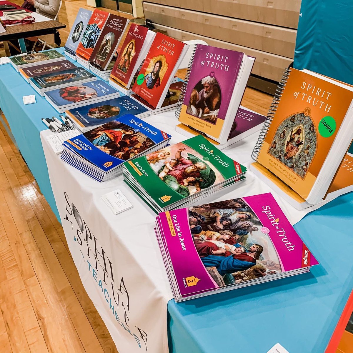 SophiaTeachers's tweet photo. We had a great time at the professional development day for the Diocese of Wilmington! Can’t wait to see you all again soon 🎉.
.
.
.
.
#catholicschools #catholicteachers #professionaldevelopment #catholic #faithformation #dioceseofwilmington #sophiainstitute #catholiccurriculum https://t.co/mLzqjr5Ofb