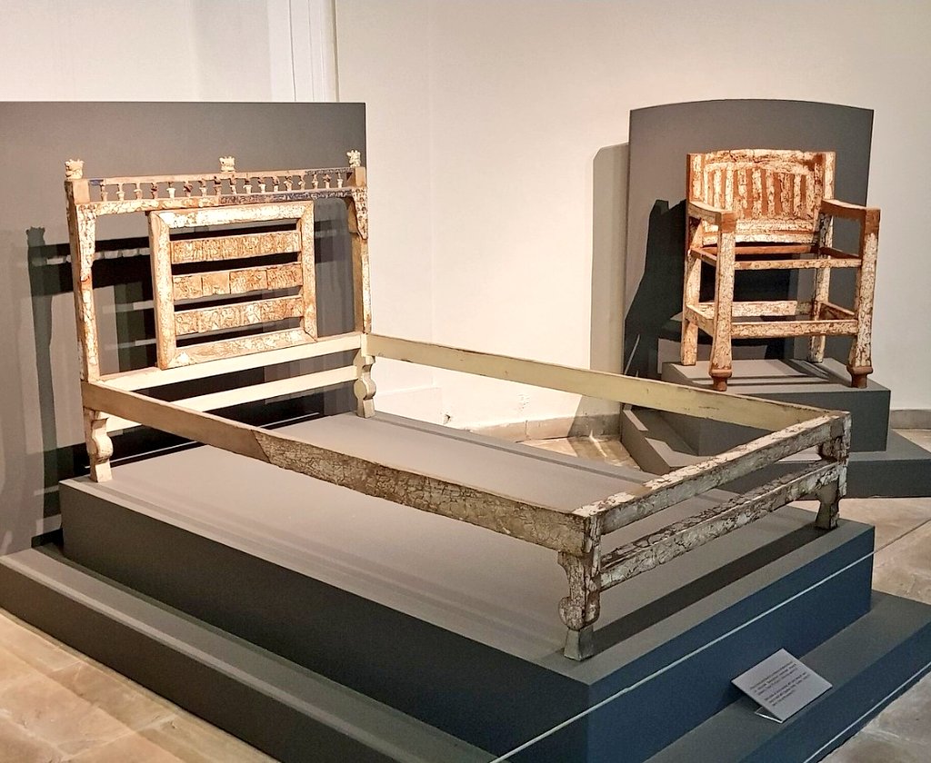 Arys🏺🪶 on Twitter "Amazing ancient Greek bed and chair made of wood