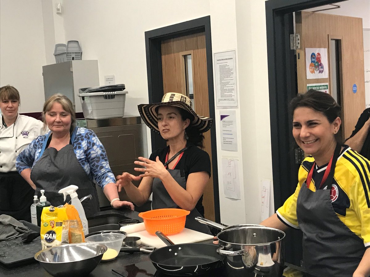 KingsSchoolOSM's tweet photo. Fabulous fun celebrating all things #Colombian with Cris and Sandra tonight making delicious ‘empanadas’. Thanks to @KingsSchoolOSM staff for supporting this event in #MulticulturalMarch. #AchievementforAll https://t.co/eSu23vBEVX