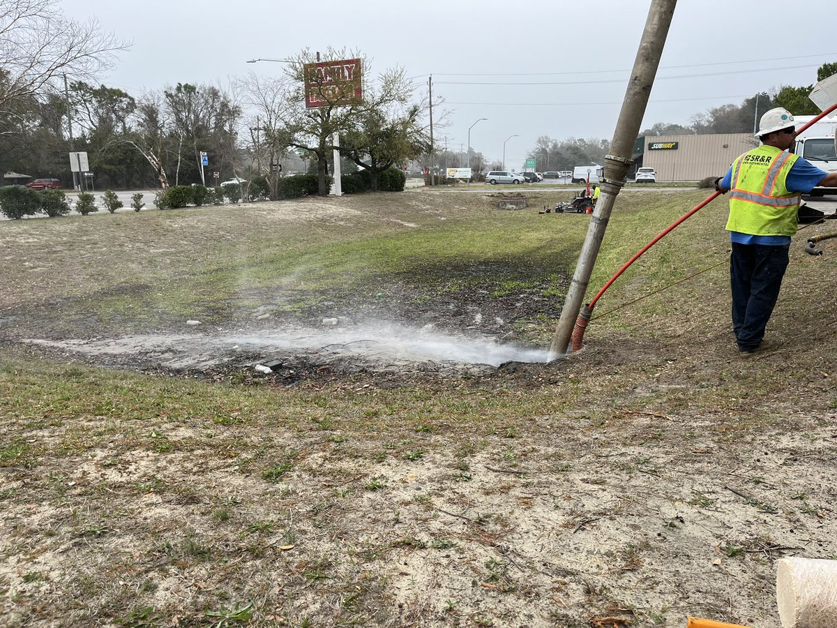 Storm_Doc's tweet photo. @ApexCos @gpradar & SR&R are demonstrating how to clean and inspect a sediment-clogged pipe at stop#2 of the #OMSW2022 tour. https://t.co/8N95HDnGeo
