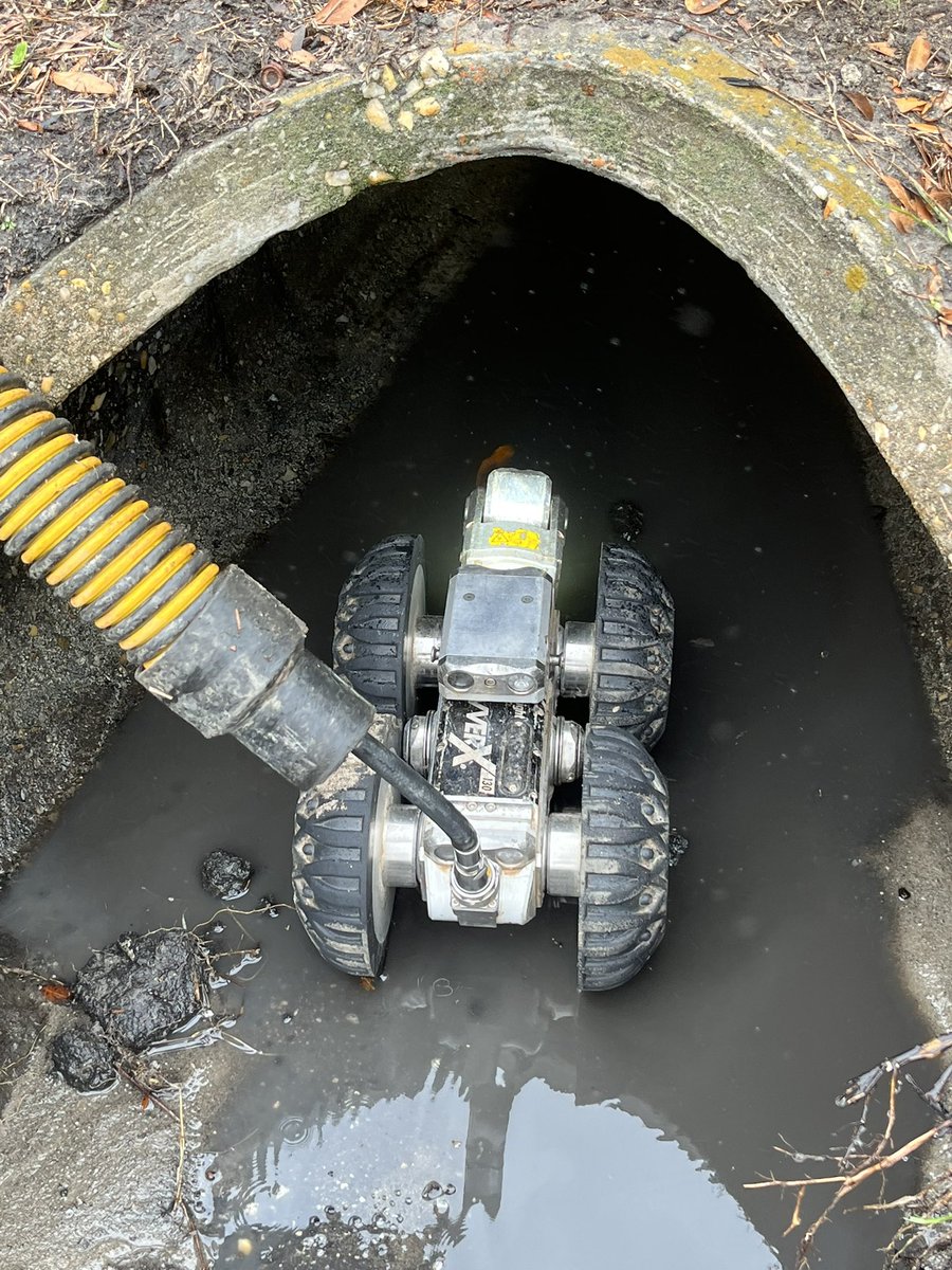 Storm_Doc's tweet photo. @ApexCos @gpradar & SR&R are demonstrating how to clean and inspect a sediment-clogged pipe at stop#2 of the #OMSW2022 tour. https://t.co/8N95HDnGeo