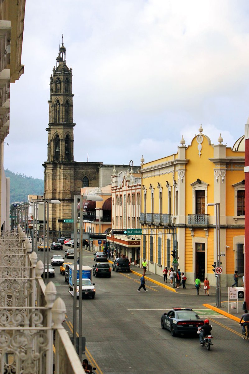 Este miércoles te proponemos una visita al centro histórico de nuestra capital nayarita, donde podrás encontrar edificios coloniales, bellas artesanías, deliciosa comida y nuestra bella catedral de influencia neogótica, con sus torres de 40 metros de altura.⛪

#LaPuertaALaMagia