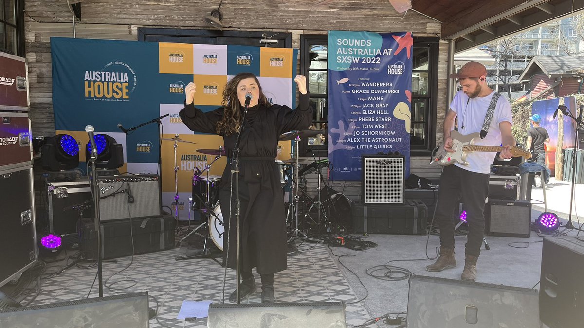 It’s the wonderful <a href="/manemusicAUS/">MANE</a>! #SXSW #AustraliaSXSW. Still no lines, still got drinks! All welcome. #SXLines #SXDrinks