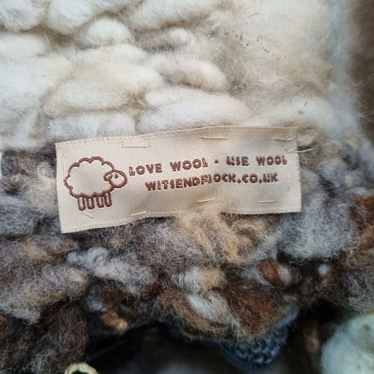 farm_wit's tweet photo. I'm happy to show you these beautiful cushions made from a clients first shear of her flock of sheep. We kept going until we had used every last bit of her fleeces up! #naturalwool #woolinthehome #campaignforwool #britishwool #lovewool #handmadeinwales #witsendflock #shepherdess https://t.co/G3p7tZ1Bv5