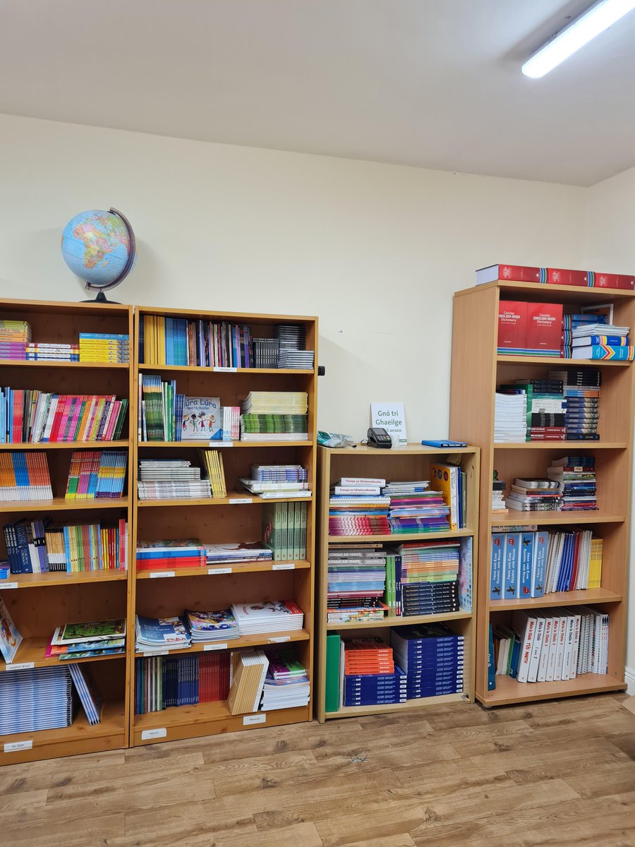 Siopa Údar tweet media