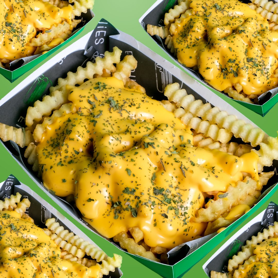 This is for all the cheesy chip lovers out there! 😍

@ someone who loves cheesy chips 👇

emojies.co.uk

#EmojiesBurgers #Dewsburyburgers #Dewsburyrestaurant #KingofShakes